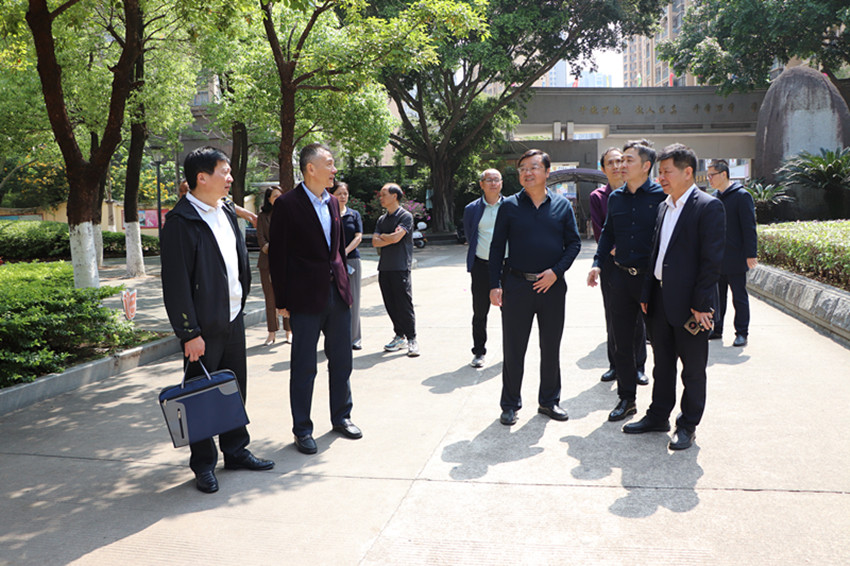 4月27日 龙岩市政协领导一行莅临我校调研指导